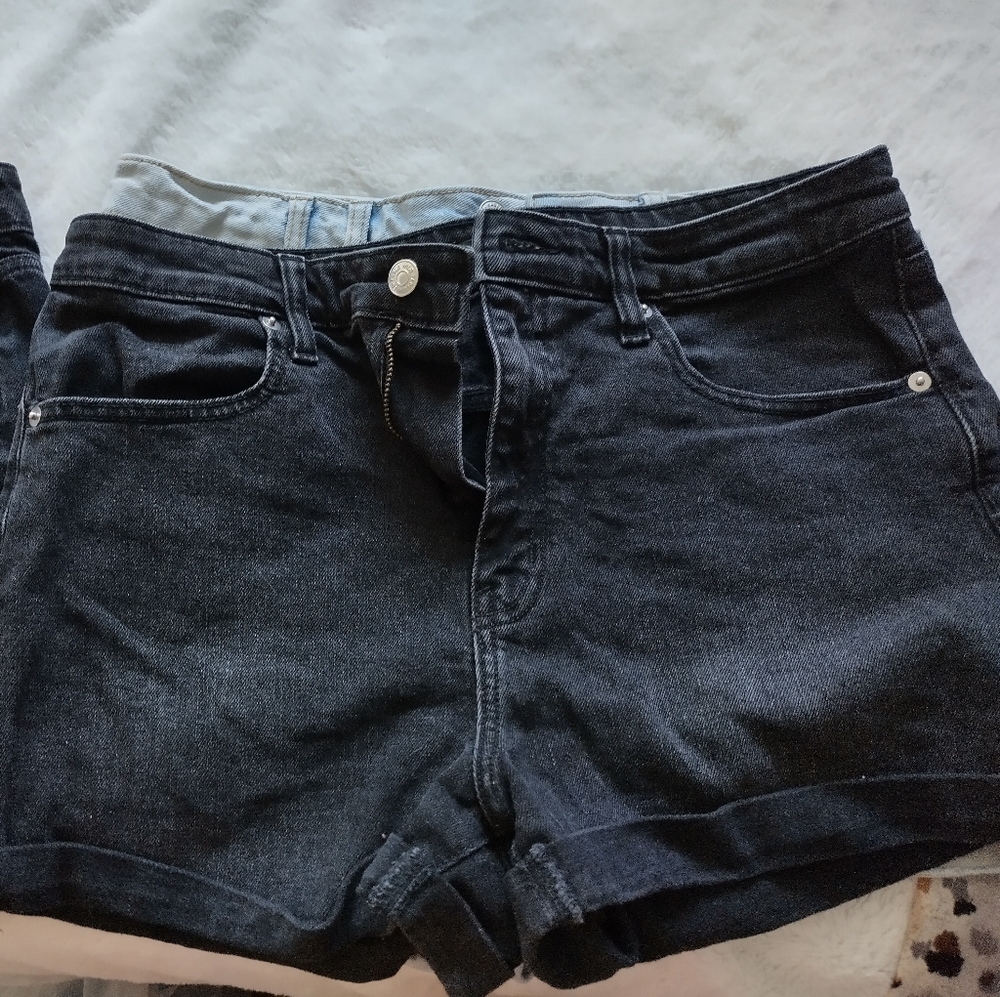 Clothes - Picture 9 of 16